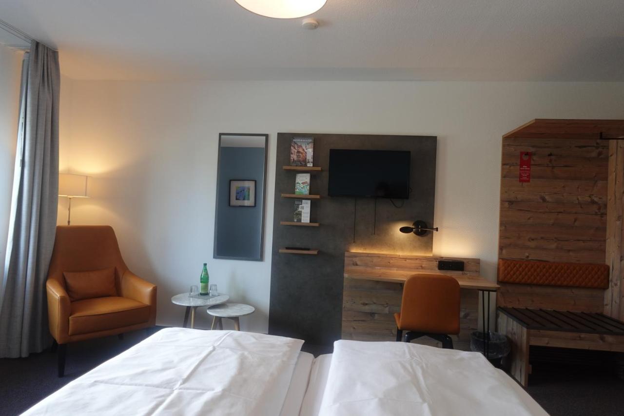 Hotel & Weinhaus Zum Schwarzen Baeren Κόμπλεντς Εξωτερικό φωτογραφία